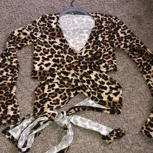tie cheetah cropped long sleeve